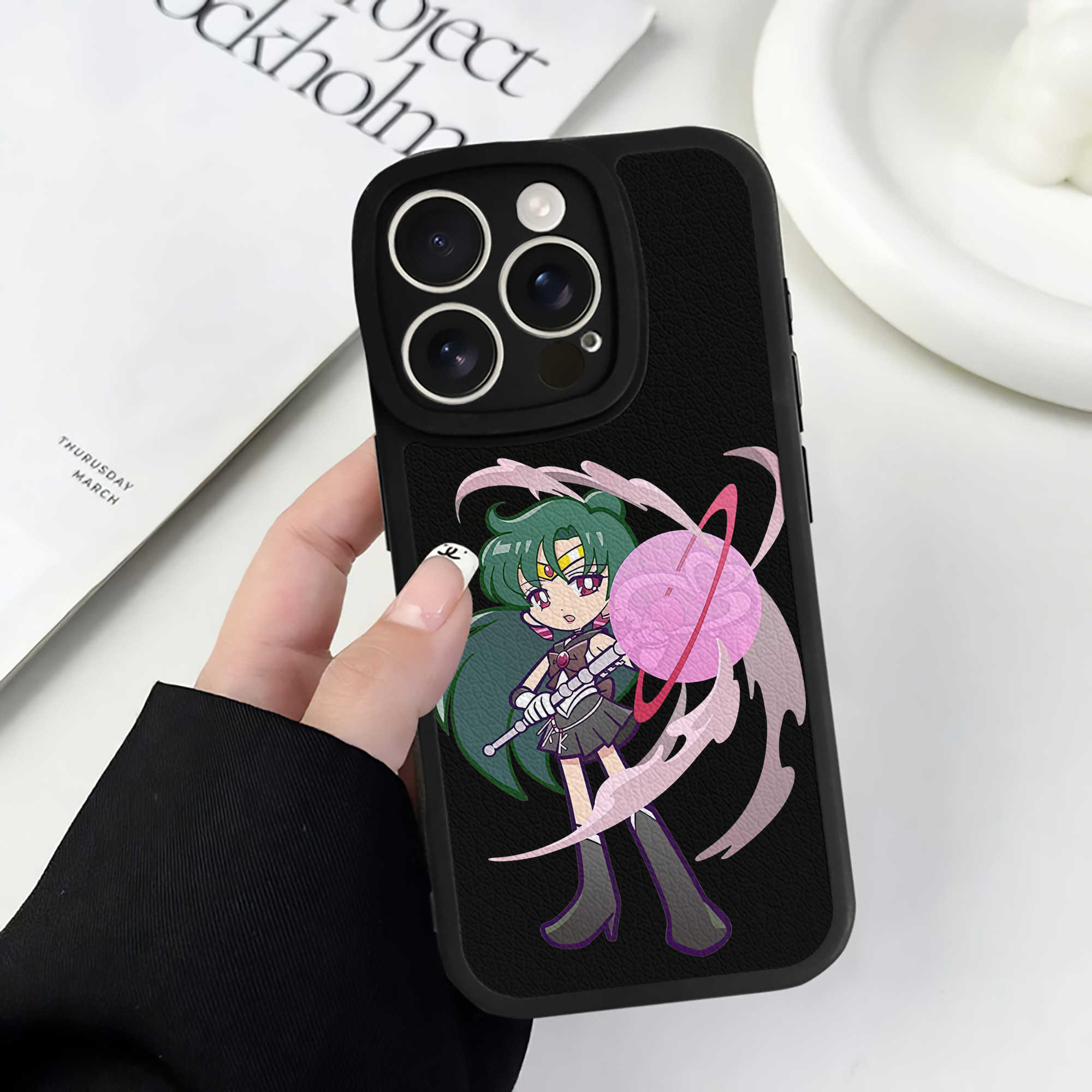 （画像用） 美少女戦士セーラームーン 冥王せつな Sailor Moon Meiou Setsuna 【iPhone 16シリーズ対応】シリコンスマホケース（レザー調） 材質：シリコン